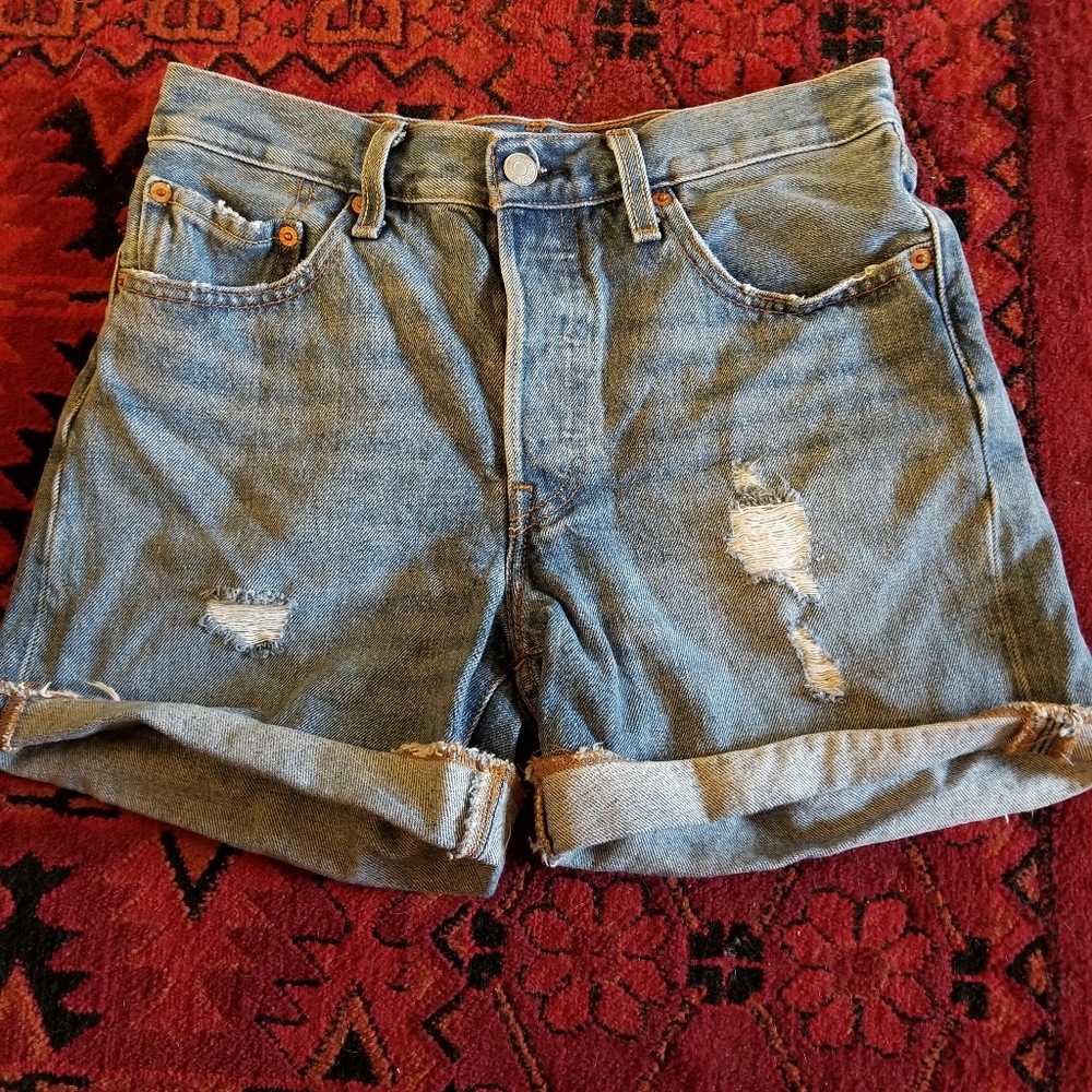 Levi's Roll Up Boyfriend Shorts